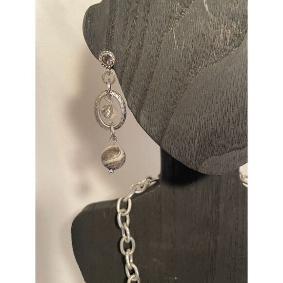 Laura Ashley Necklace earrings set SIlvertone, Gray - Picture 7 of 7